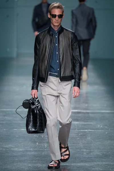 Look 38